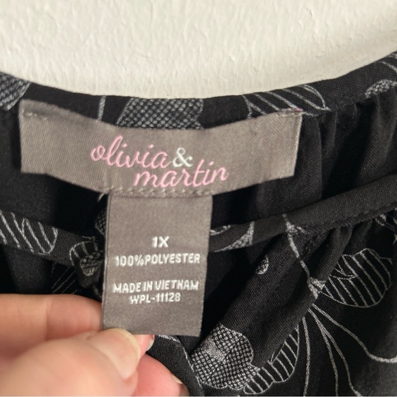 Olivia & Martin Women's Blouse Size 1X Leaf Print Keyhole 3/4 Sleeve Pullover - Picture 5 of 10